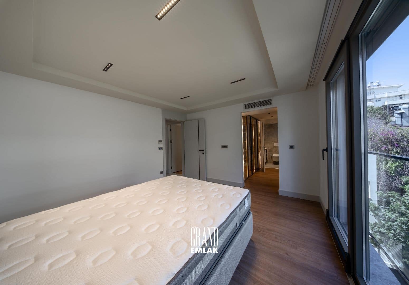 Antalya Işıklar’da Satılık Deni̇ze Sıfır, 238 M² Ultra Lüks 4+1 Çatı Dubleksi̇ (16)