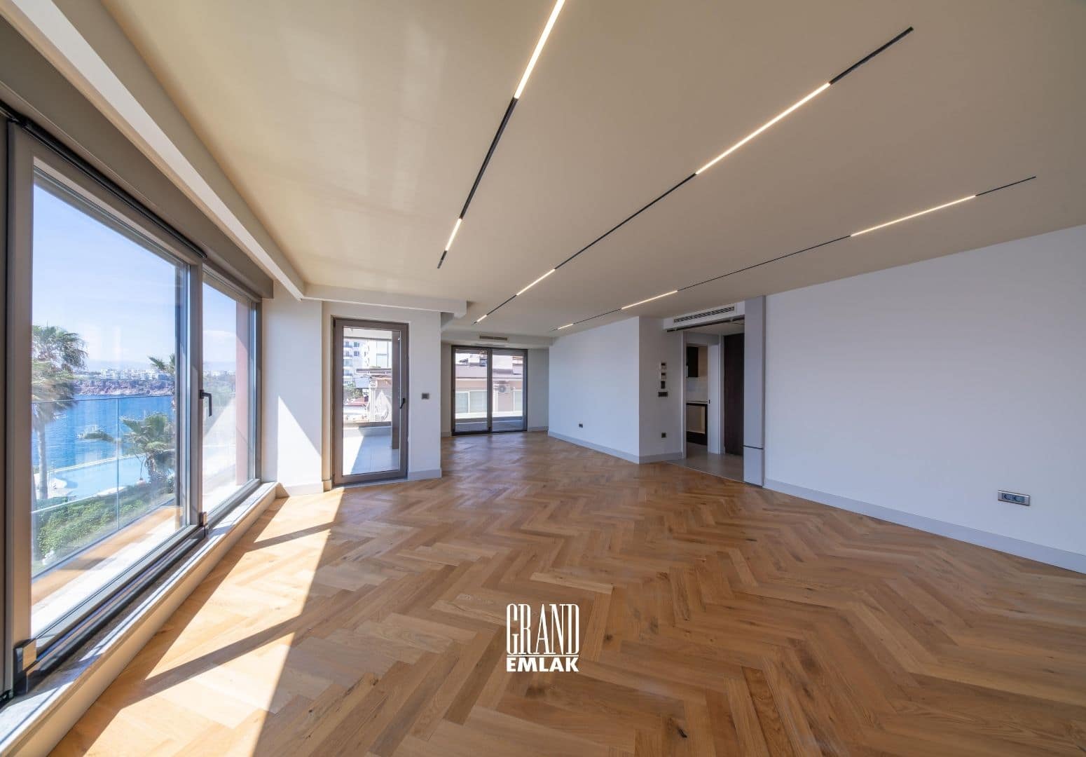 Antalya Işıklar’da Satılık Deni̇ze Sıfır, 238 M² Ultra Lüks 4+1 Çatı Dubleksi̇ (8)