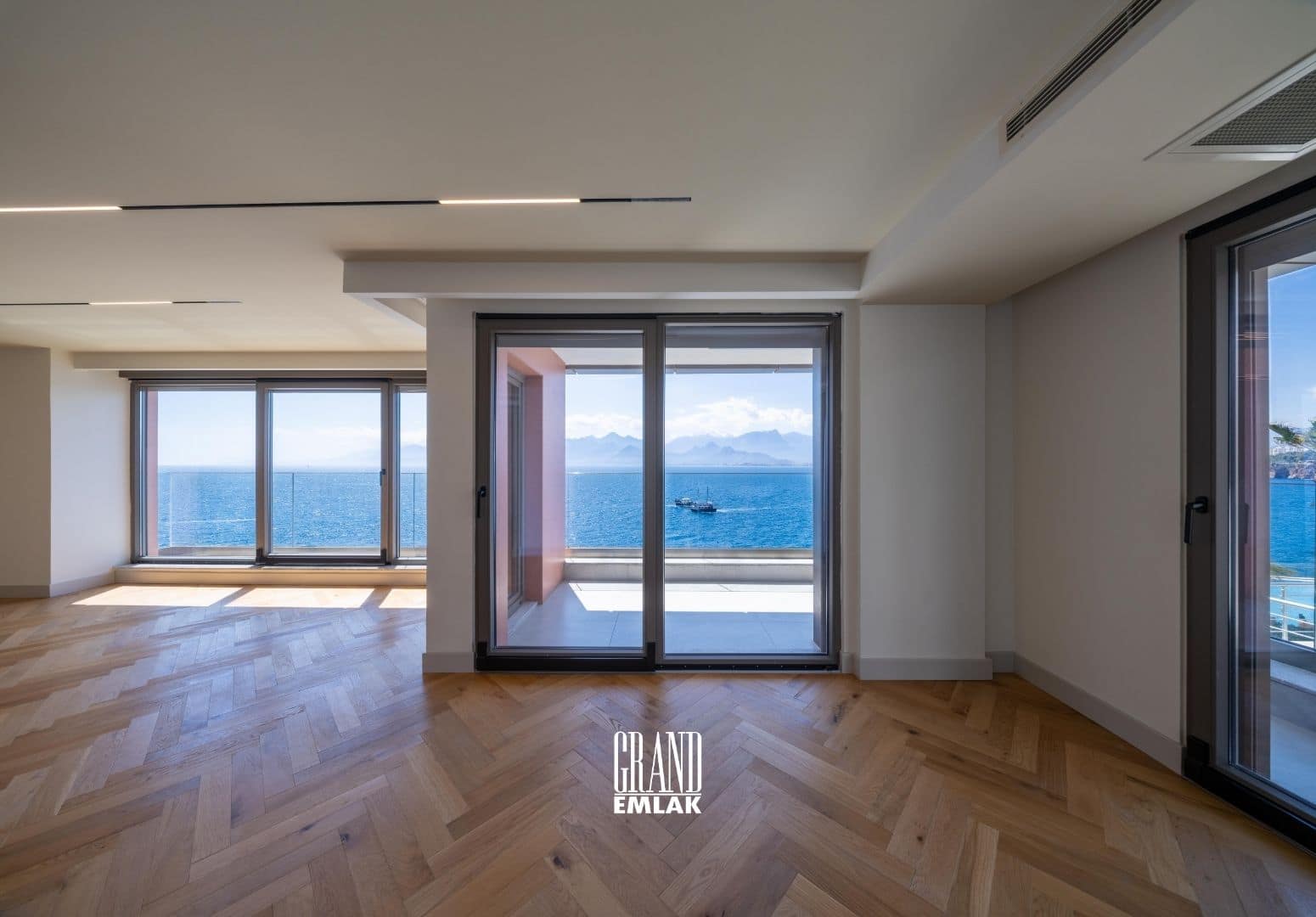 Antalya Işıklar’da Satılık Deni̇ze Sıfır, 238 M² Ultra Lüks 4+1 Çatı Dubleksi̇ (9)