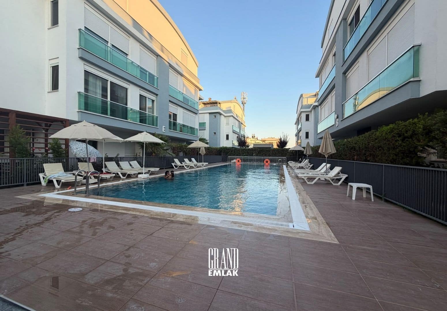 Antalya Kepez Altınovada bahçe kullanımlı Satılık 2+1 Daire (1)