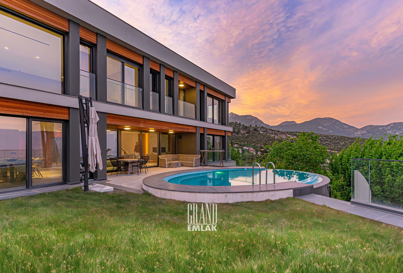 Geyikbayırı’nda Prestij, Lüks ve Konforun Buluştuğu, Deniz ve Doğa Manzaralı 5+1 Satılık Villa (1920 x 1300 piksel) (2220 x 1300 piksel) (1)