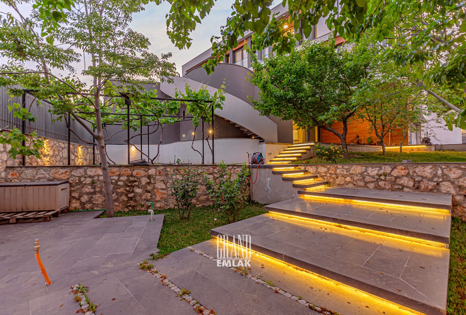 Geyikbayırı’nda Prestij, Lüks ve Konforun Buluştuğu, Deniz ve Doğa Manzaralı 5+1 Satılık Villa (1920 x 1300 piksel) (2220 x 1300 piksel) ( (22)