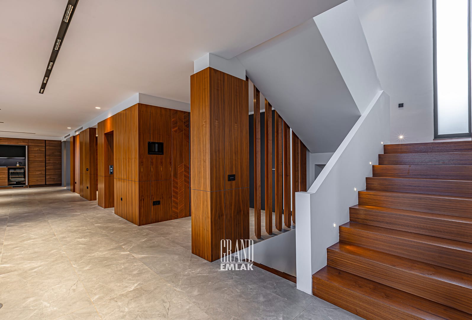 Geyikbayırı’nda Prestij, Lüks ve Konforun Buluştuğu, Deniz ve Doğa Manzaralı 5+1 Satılık Villa (1920 x 1300 piksel) (2220 x 1300 piksel) ( (5)