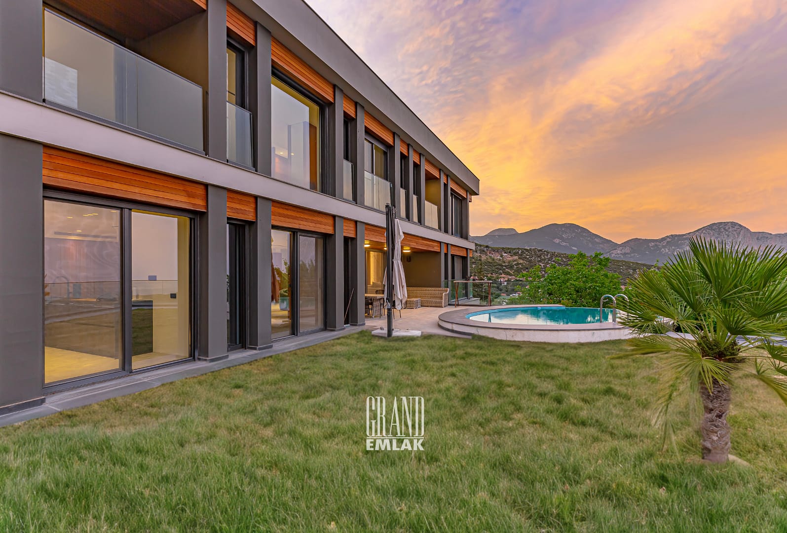 Geyikbayırı’nda Prestij, Lüks ve Konforun Buluştuğu, Deniz ve Doğa Manzaralı 5+1 Satılık Villa (1920 x 1300 piksel) (2220 x 1300 piksel)