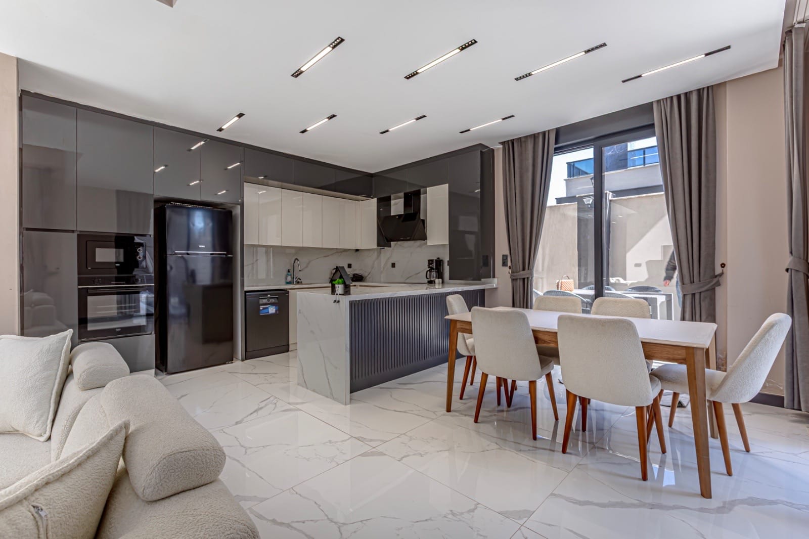 1903222f-dd08-480e-a21d-66c15df7d967