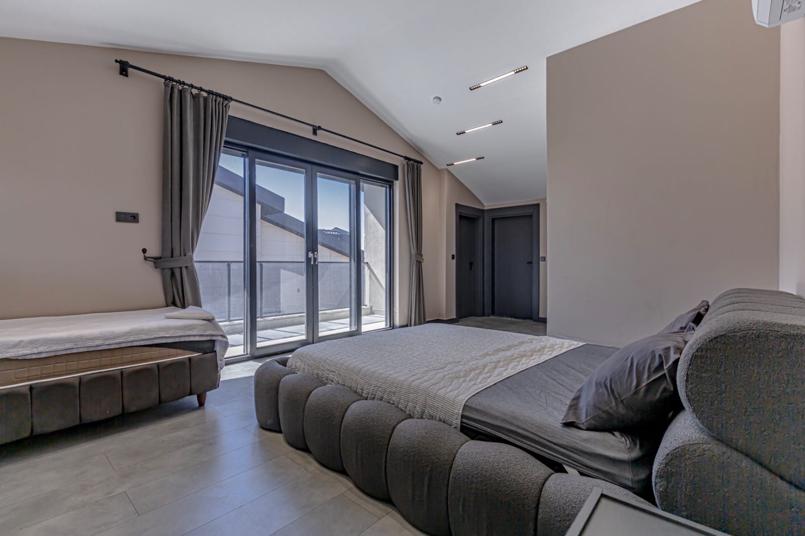 23ecfed9-02d1-4996-be4c-7e6a8d514c59