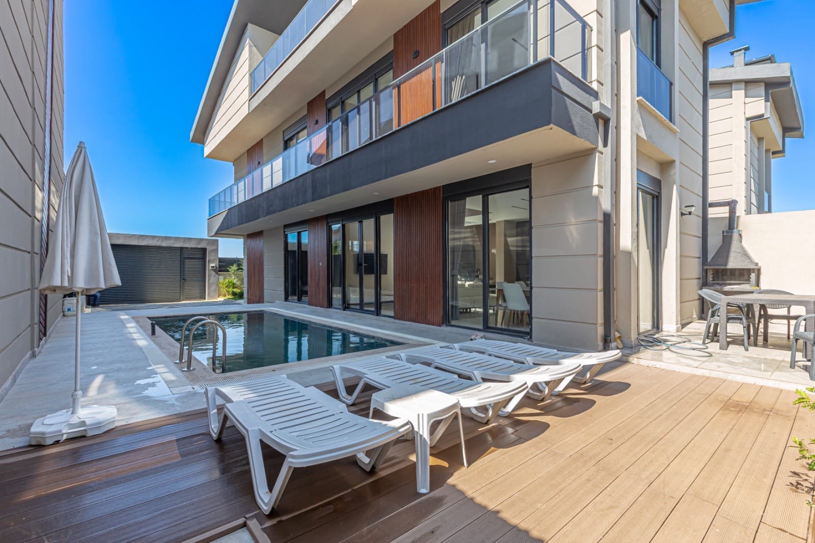 38cdbda6-38f4-4b81-a3c0-d14c066c4dec