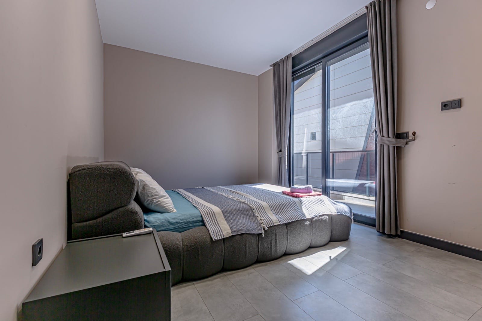 56b72a66-858a-43a9-a27b-54ab4ec2b827