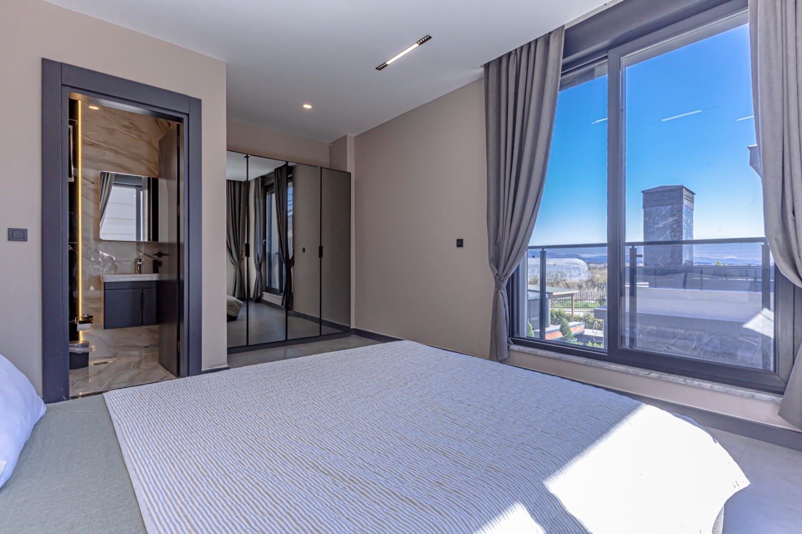 8eed73ac-c519-414a-9c54-d1d69ef8ba0b