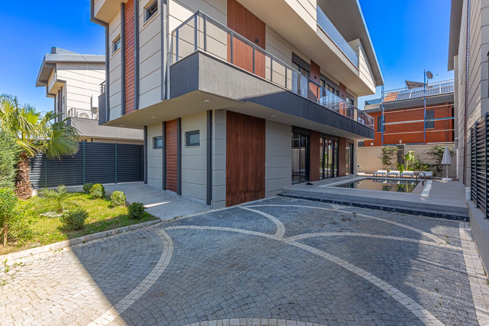 af75669c-de79-4a9d-8d42-75de2a1e5840