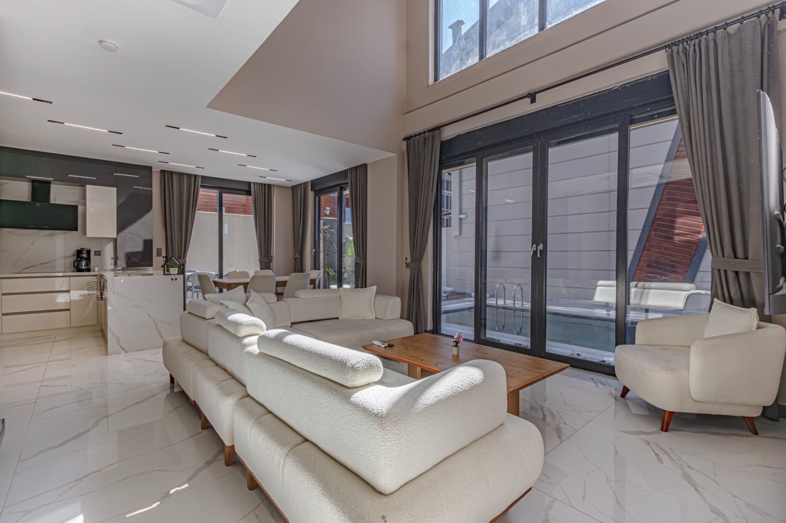 bfca336e-90e9-40df-80c2-d2061720d275