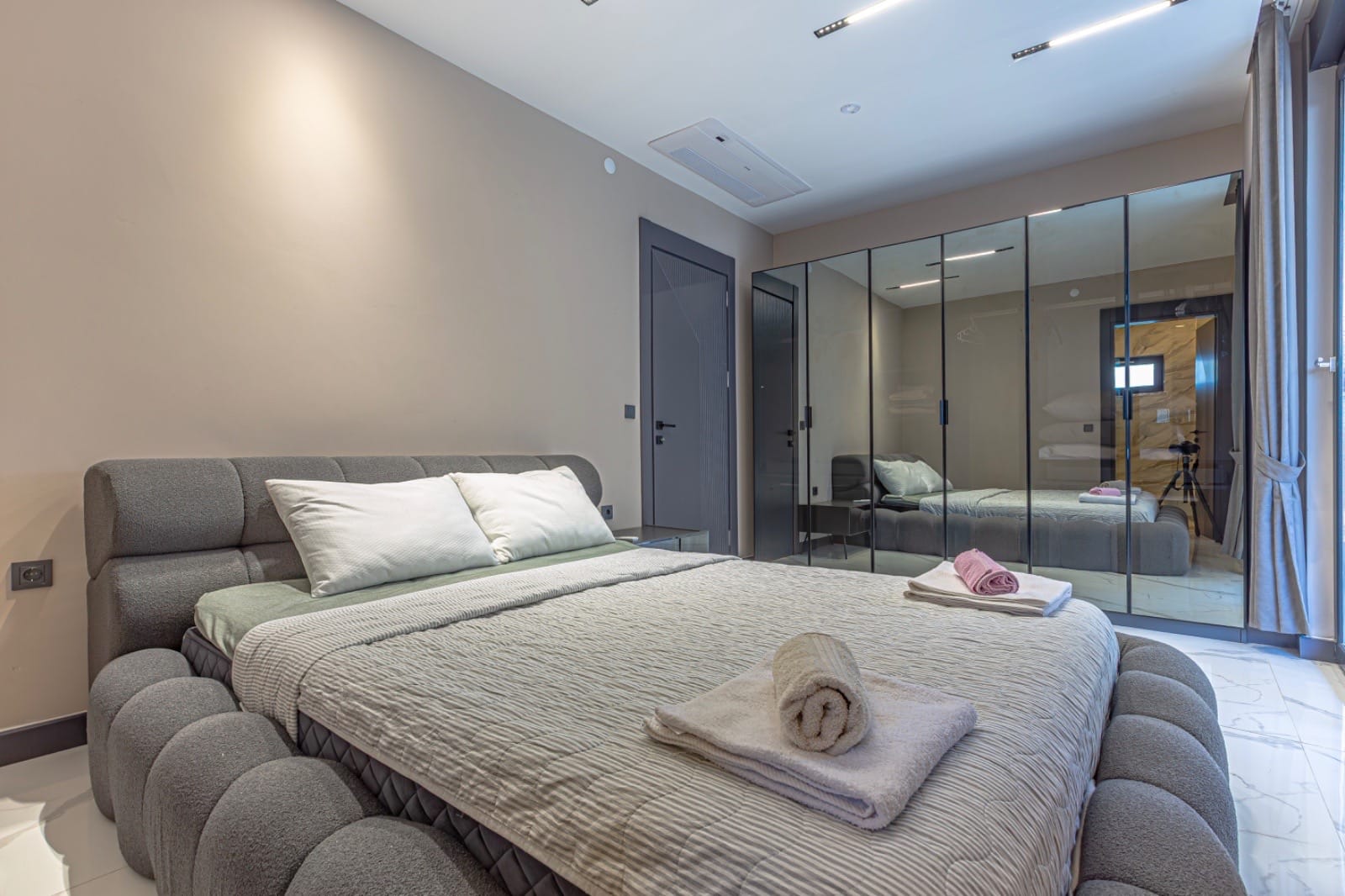 c6cd3d24-dbf3-4f75-a952-bbd470acd541