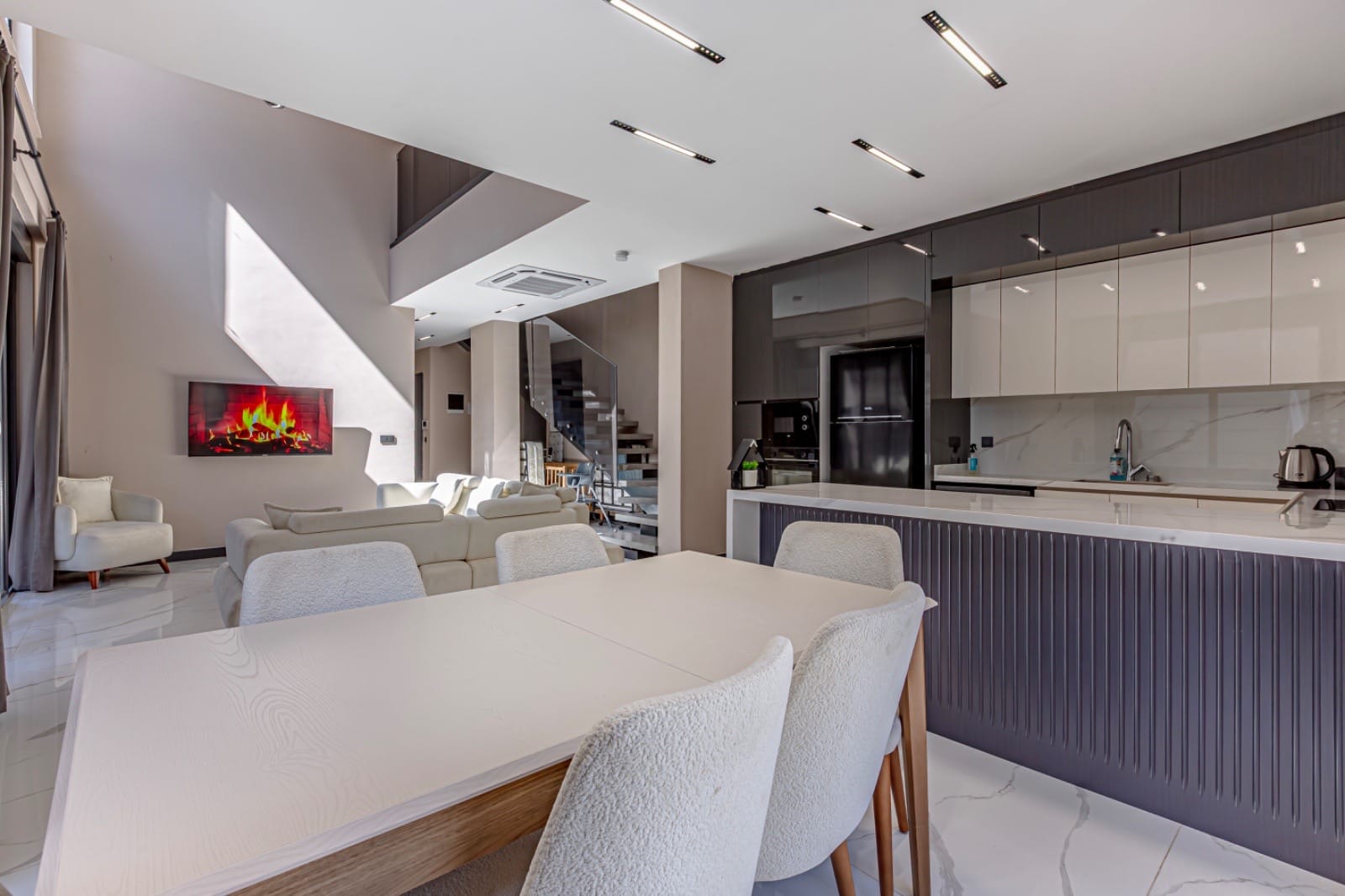 e5dd469d-25b8-42ac-b7a0-5cdda7d54d7d