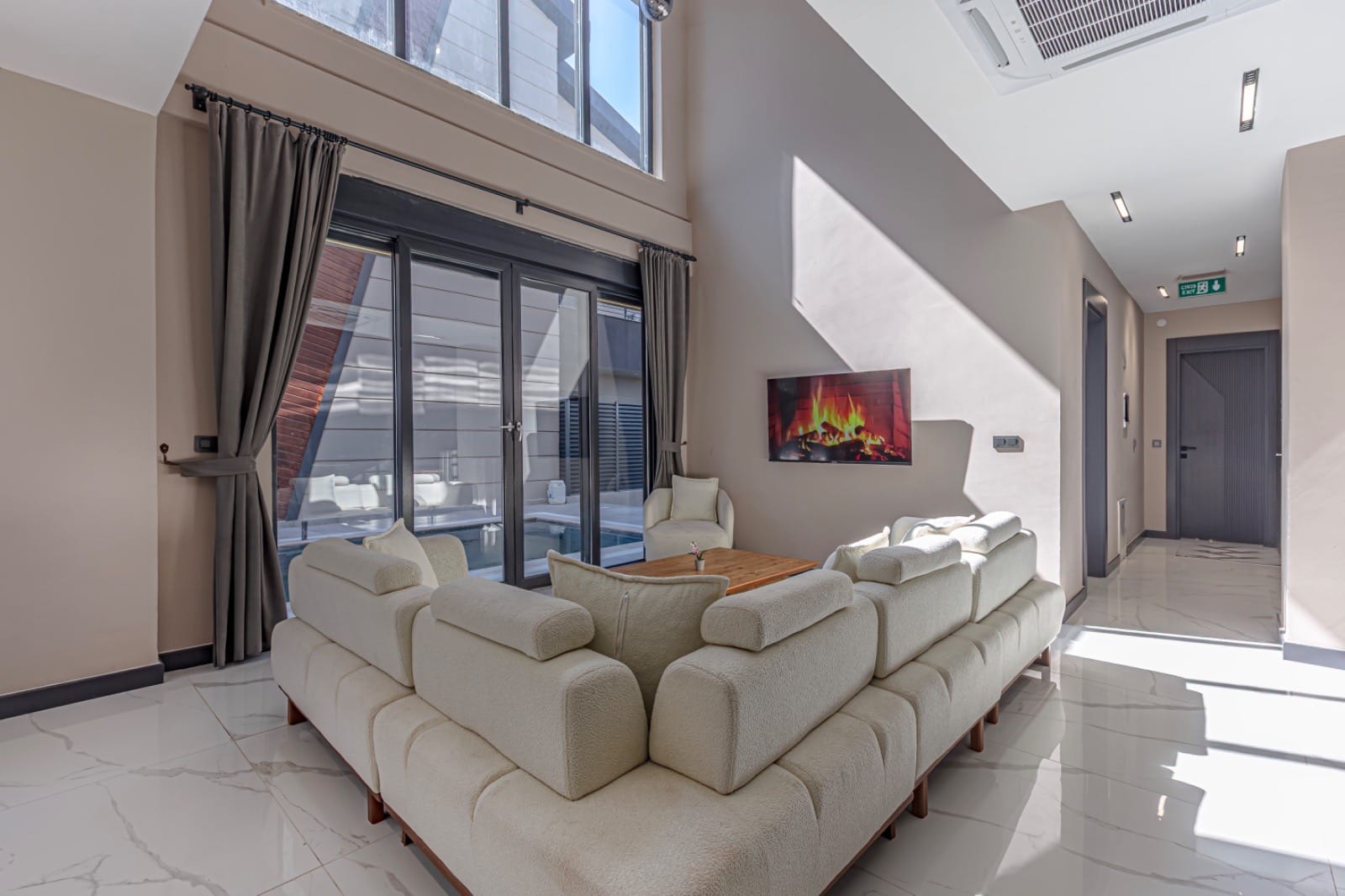 eee5920e-3703-46c3-b4da-737343ea73c7