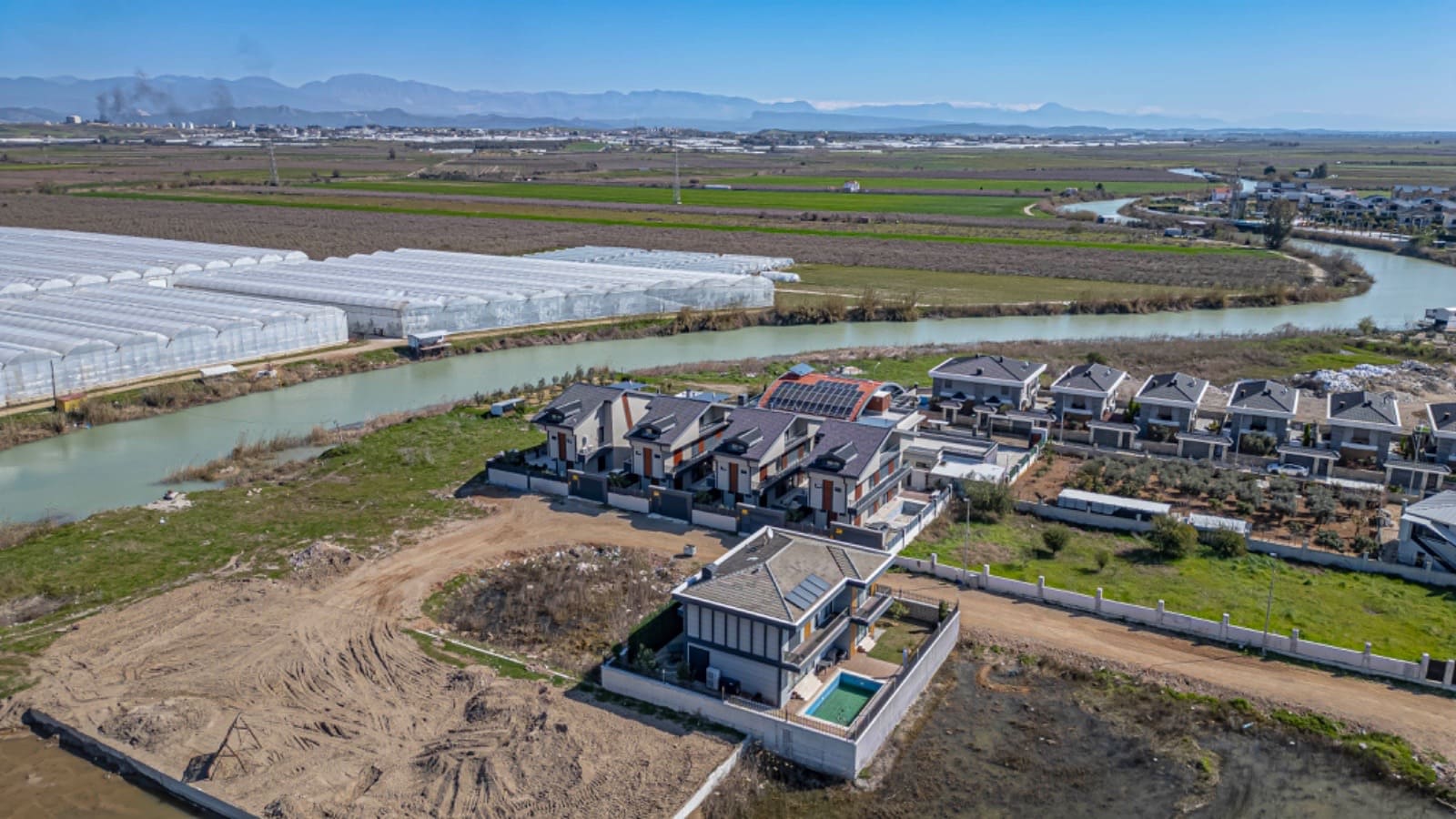 0a45f6f8-c63f-4fd2-8421-1984c5f8aea9