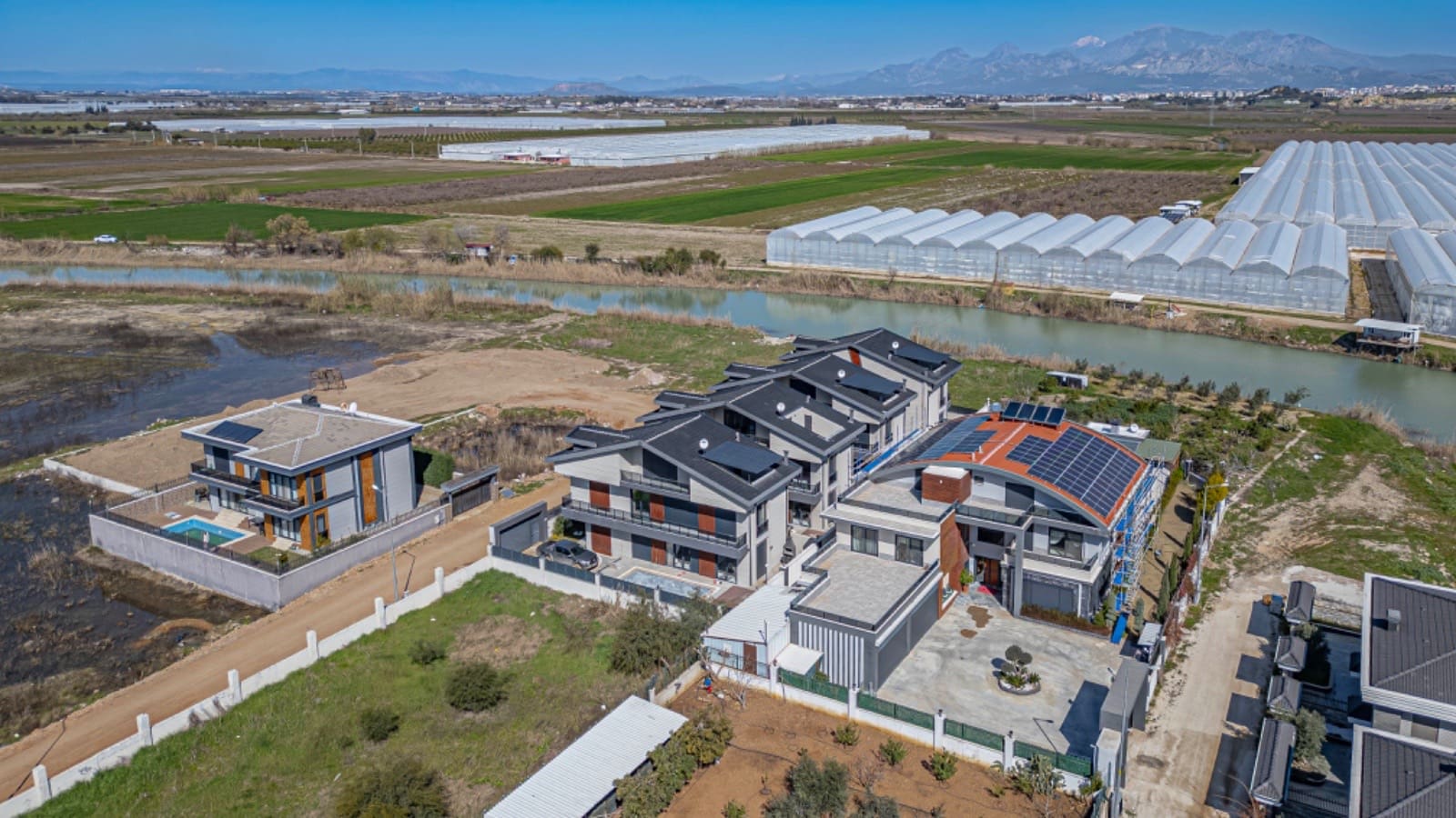 ccf483e3-8709-48c3-ab72-b480013799cc