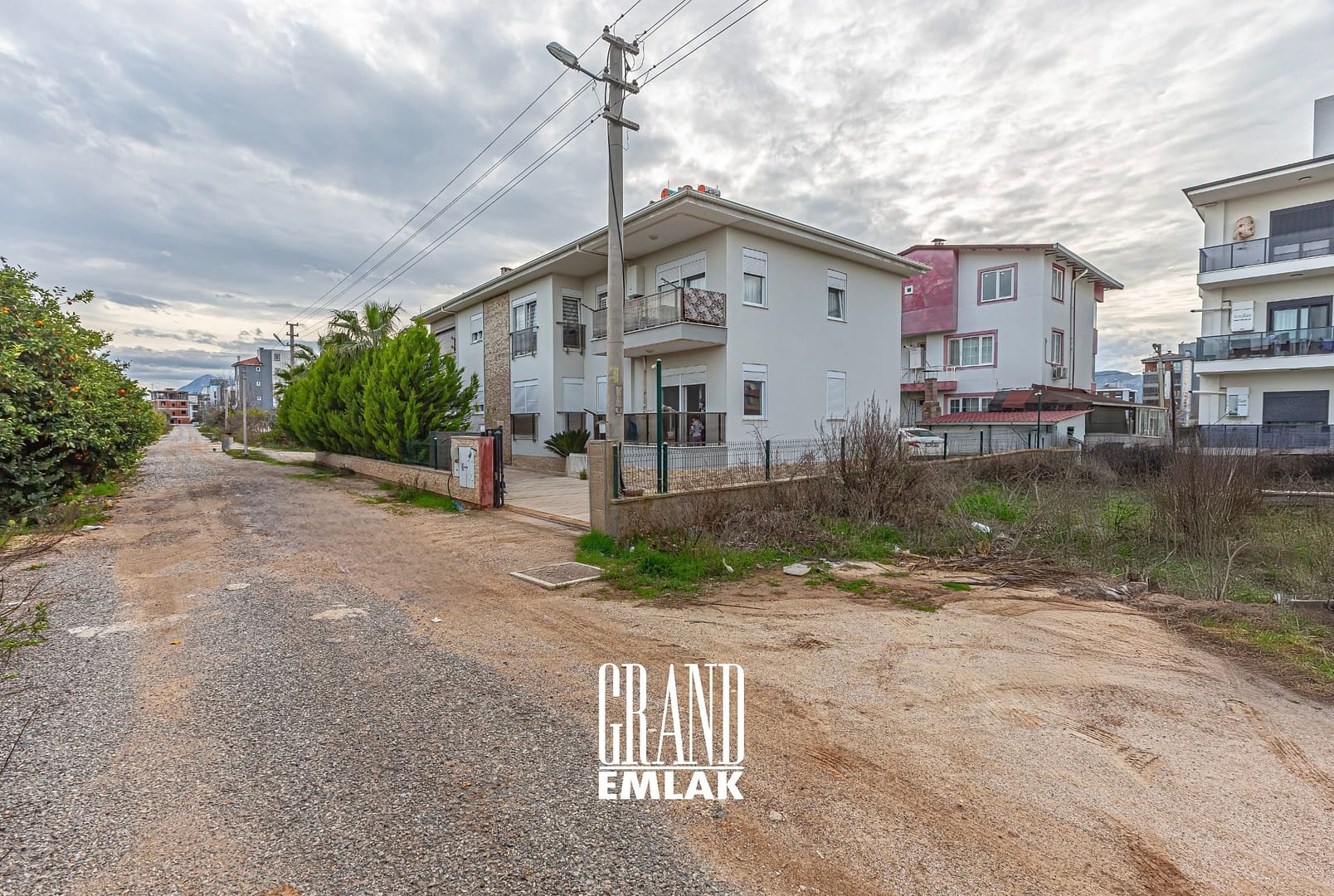 Döşemealtı Kırkgöz’de Müstakil ve Özel havuzlu Satılık 8+2 Villa (1)