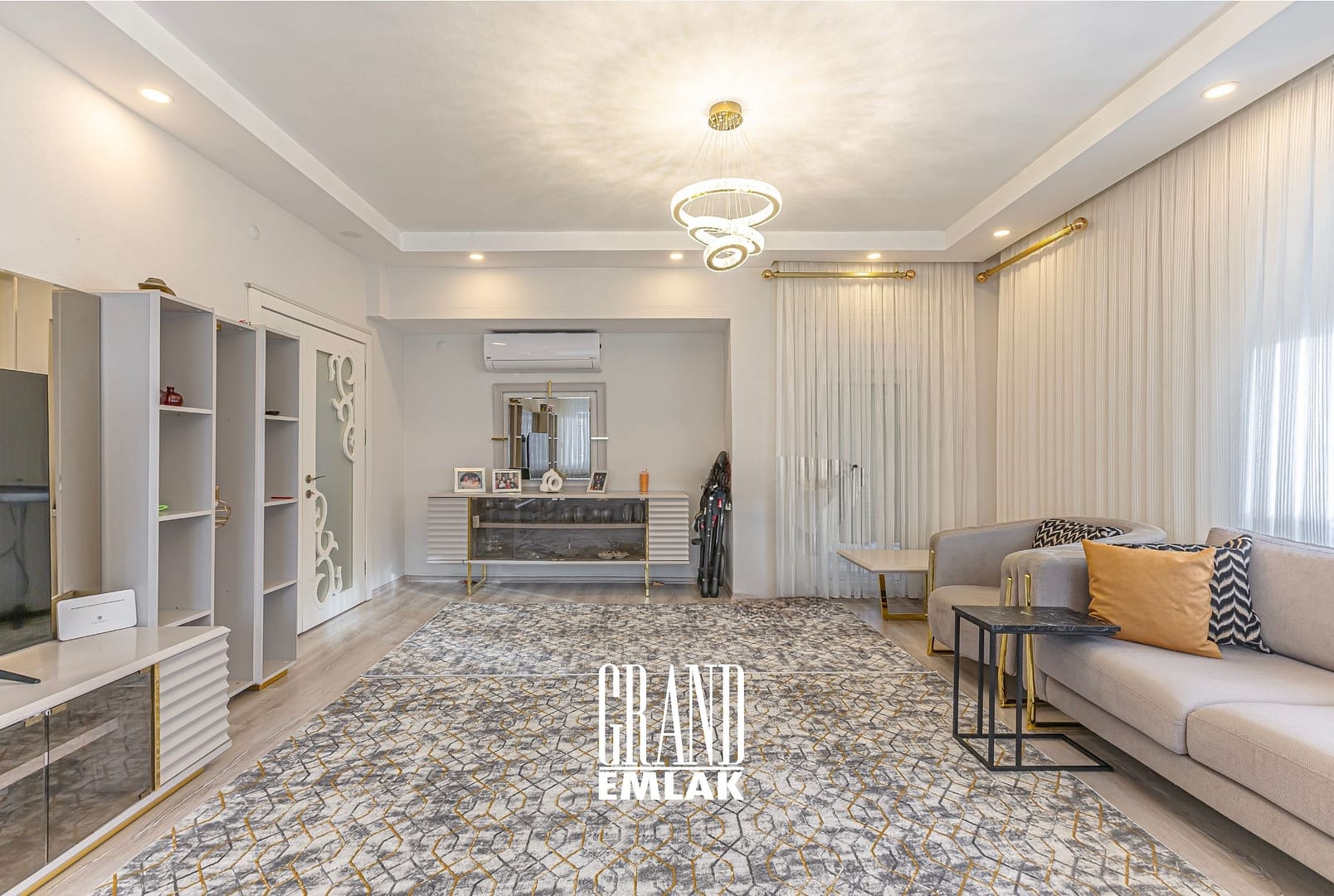 Döşemealtı Kırkgöz’de Müstakil ve Özel havuzlu Satılık 8+2 Villa (13)