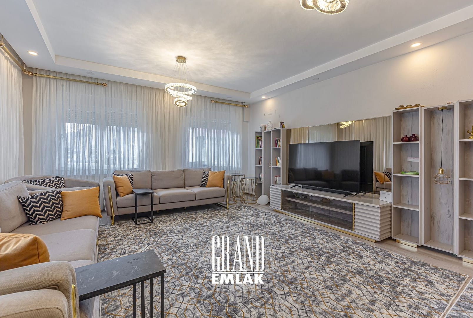 Döşemealtı Kırkgöz’de Müstakil ve Özel havuzlu Satılık 8+2 Villa (16)