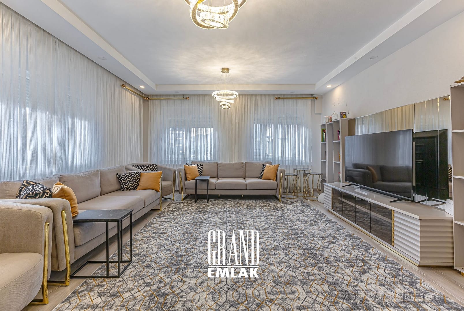 Döşemealtı Kırkgöz’de Müstakil ve Özel havuzlu Satılık 8+2 Villa (17)