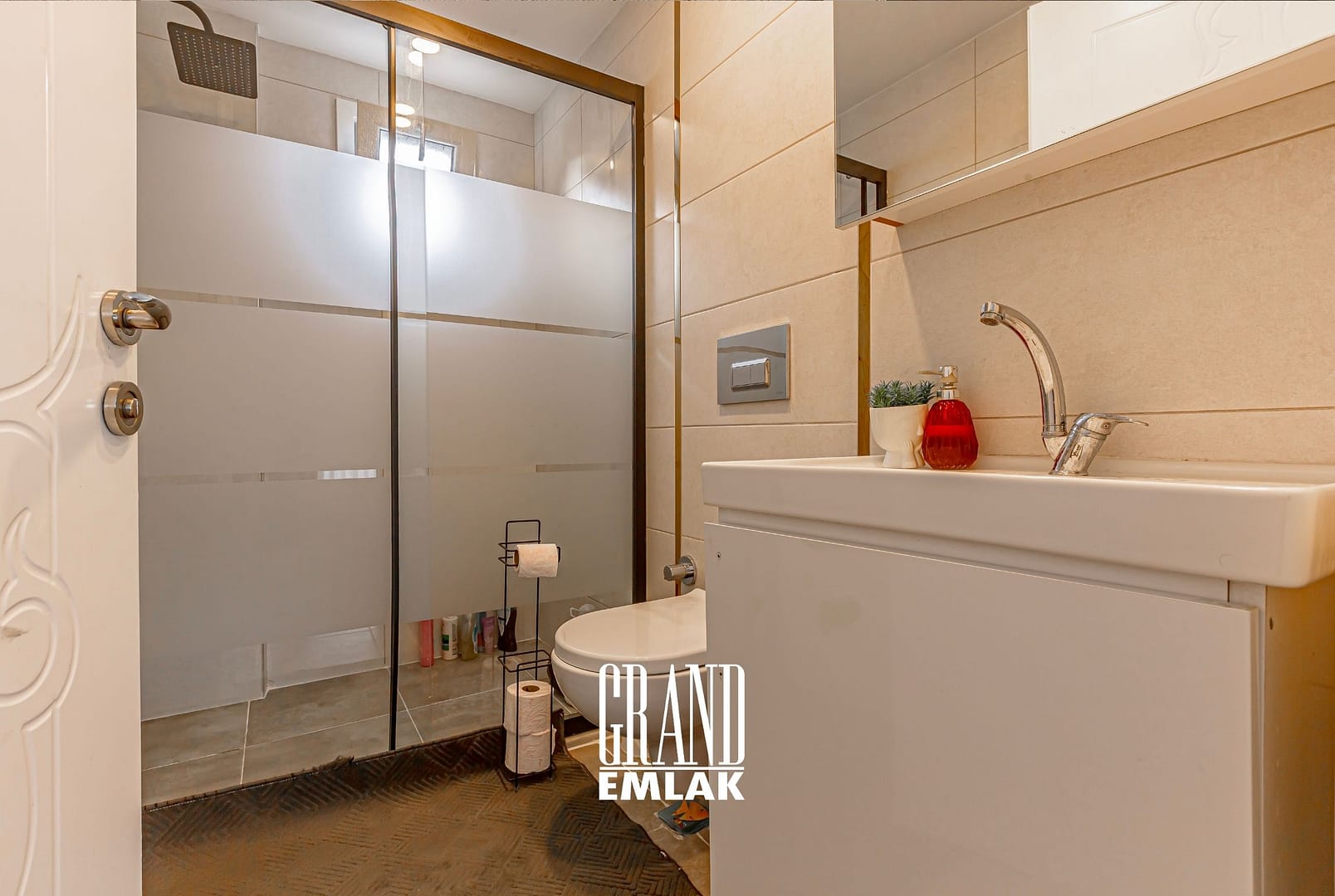 Döşemealtı Kırkgöz’de Müstakil ve Özel havuzlu Satılık 8+2 Villa (34)