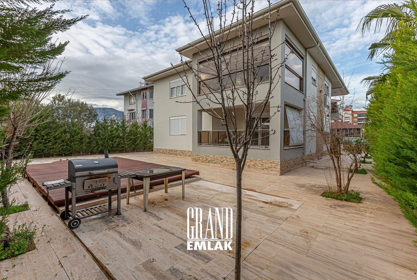 Döşemealtı Kırkgöz’de Müstakil ve Özel havuzlu Satılık 8+2 Villa (4)