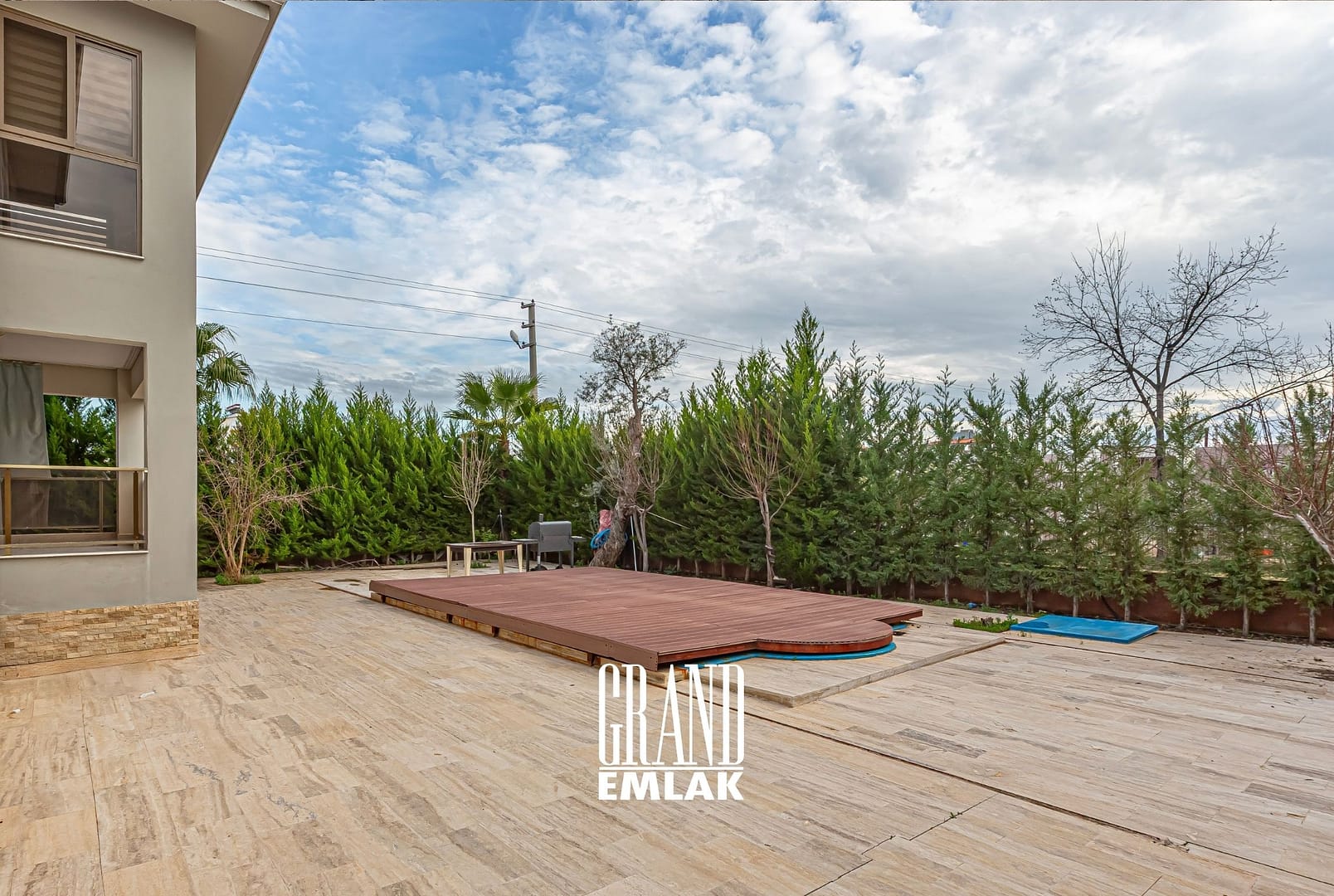 Döşemealtı Kırkgöz’de Müstakil ve Özel havuzlu Satılık 8+2 Villa (5)