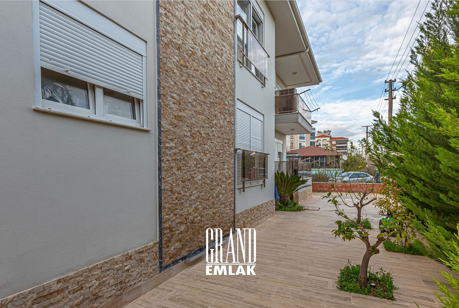 Döşemealtı Kırkgöz’de Müstakil ve Özel havuzlu Satılık 8+2 Villa (8)