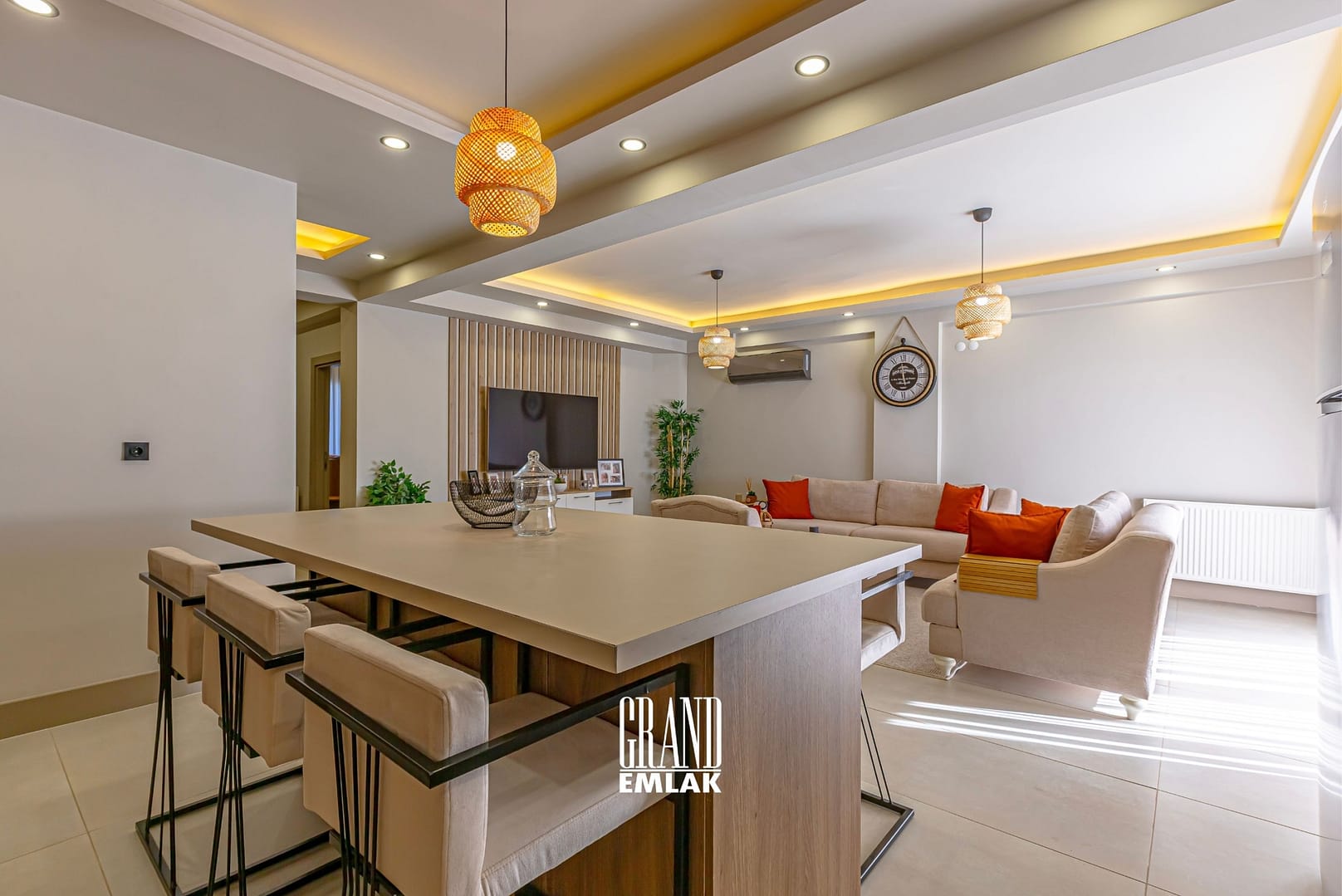 Antalya, Döşemealtı Odabaşı’nda Satılık 6+1 Havuzlu Lüks Villa (11)