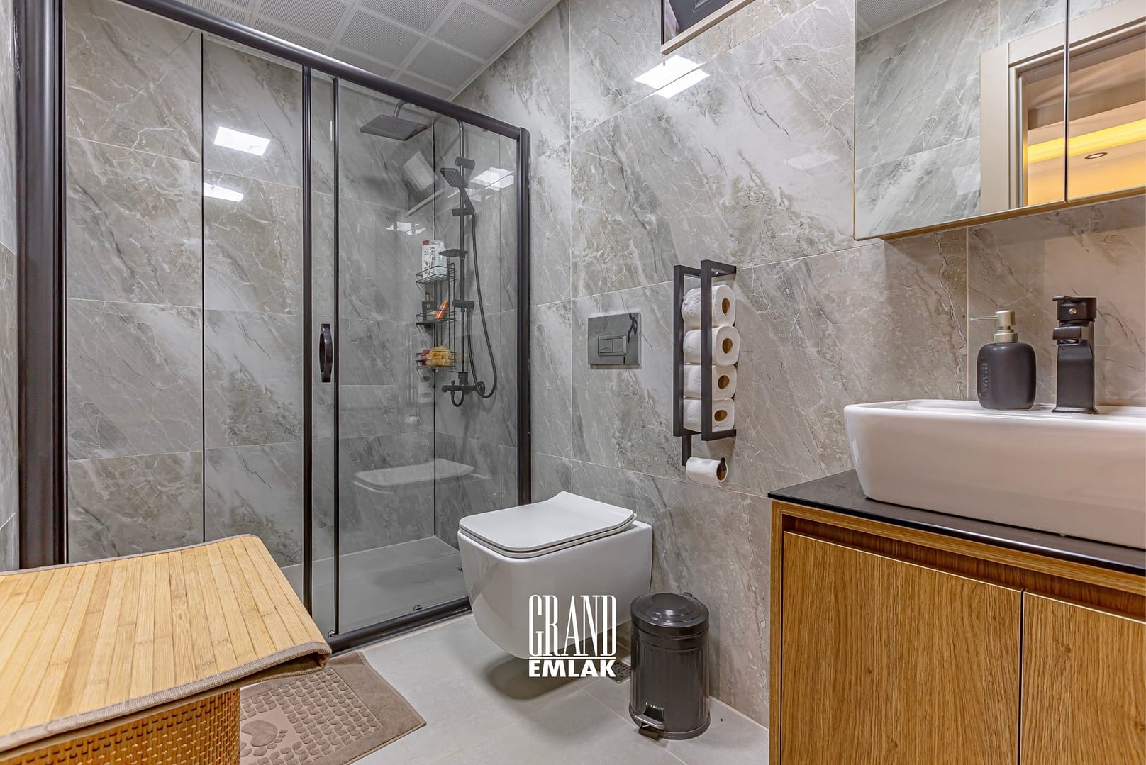 Antalya, Döşemealtı Odabaşı’nda Satılık 6+1 Havuzlu Lüks Villa (27)