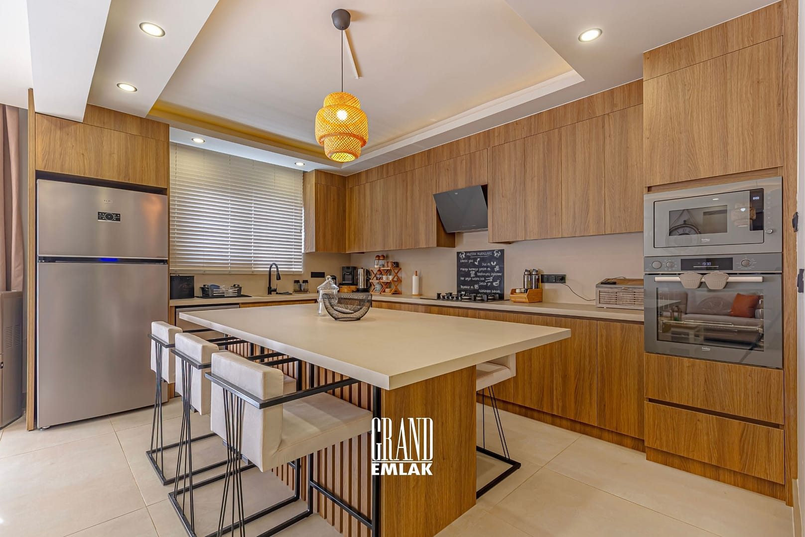 Antalya, Döşemealtı Odabaşı’nda Satılık 6+1 Havuzlu Lüks Villa (3)