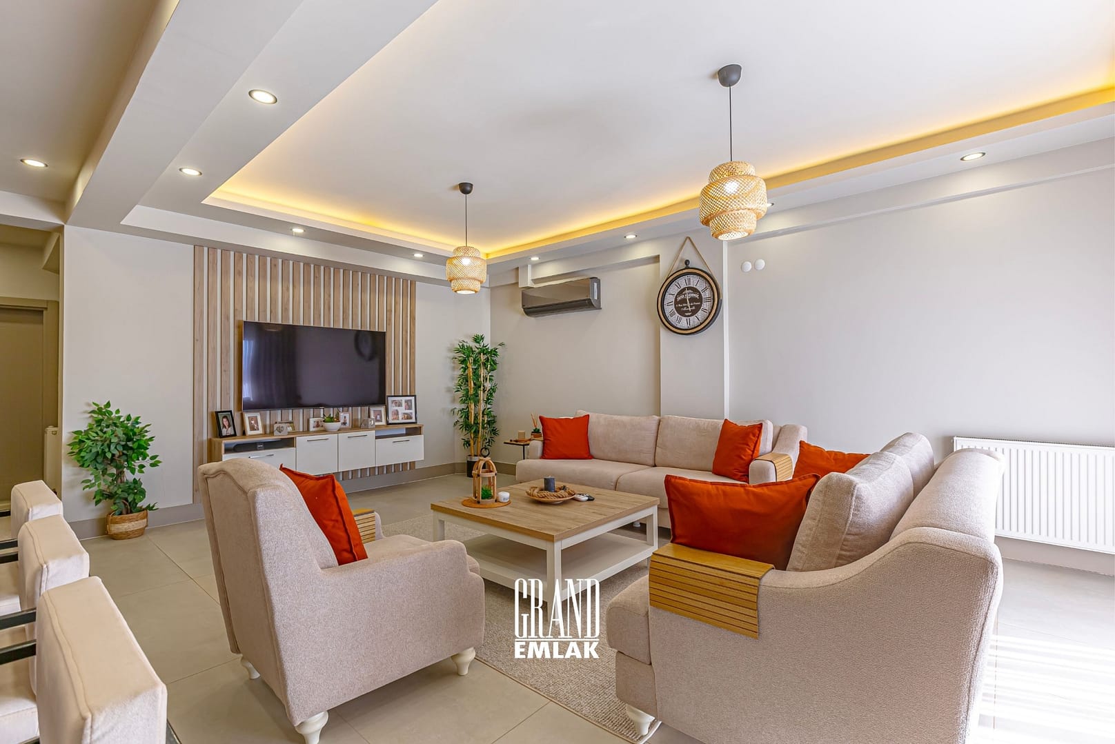 Antalya, Döşemealtı Odabaşı’nda Satılık 6+1 Havuzlu Lüks Villa (55)