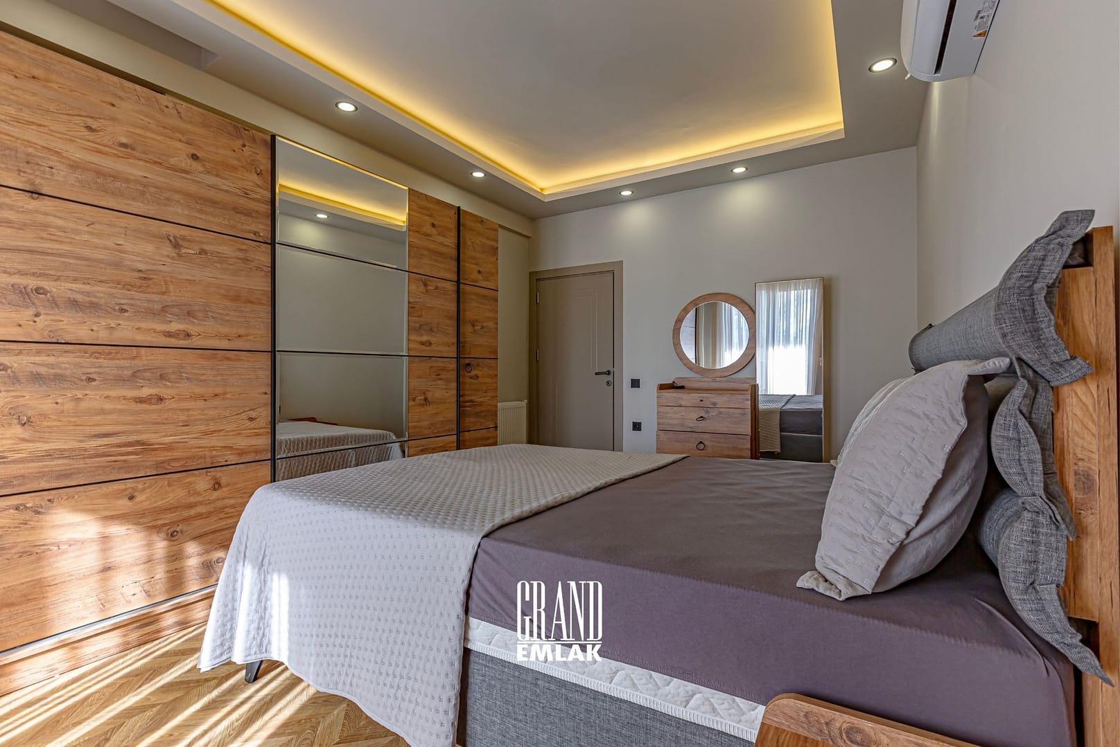 Antalya, Döşemealtı Odabaşı’nda Satılık 6+1 Havuzlu Lüks Villa (6)