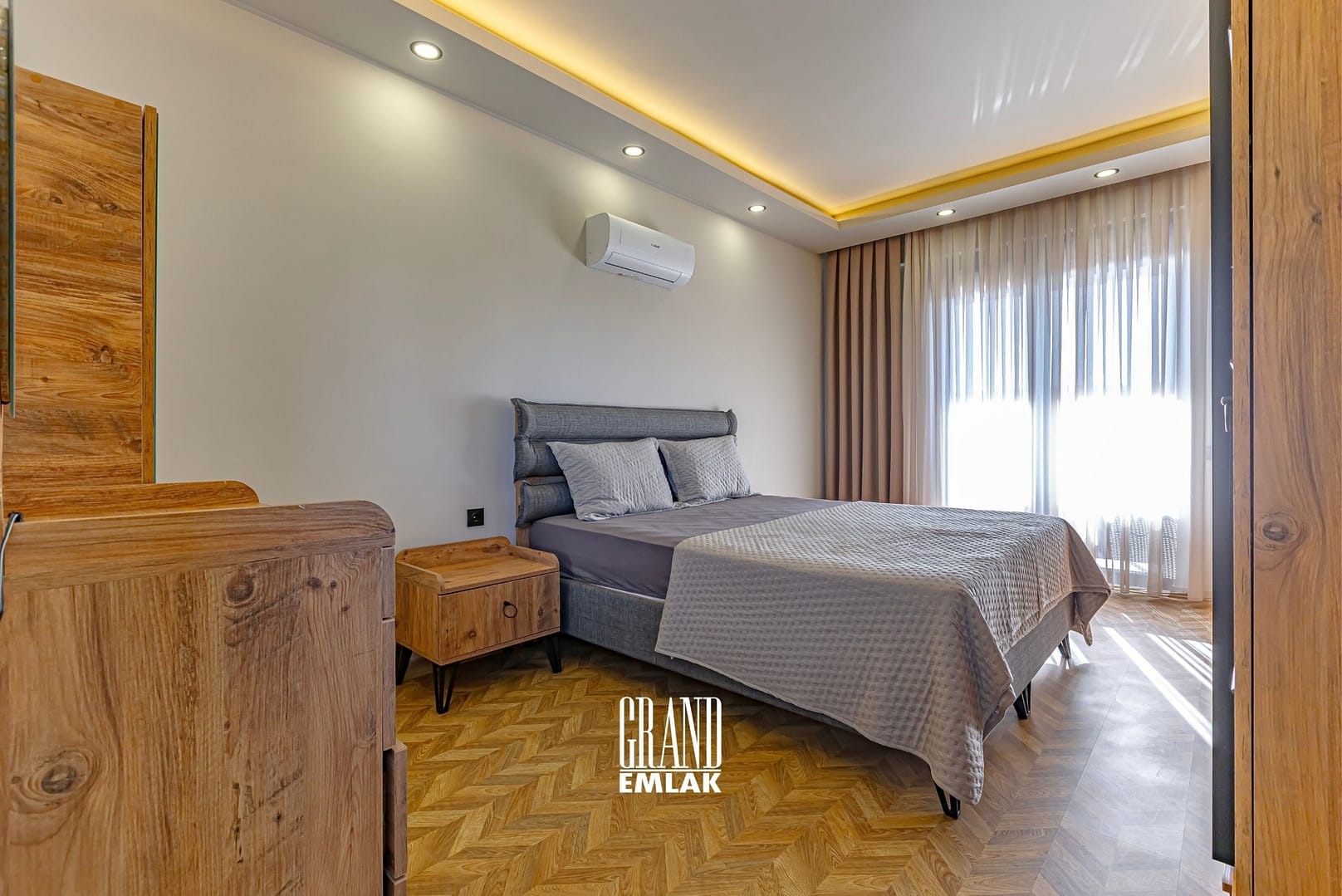 Antalya, Döşemealtı Odabaşı’nda Satılık 6+1 Havuzlu Lüks Villa (8)