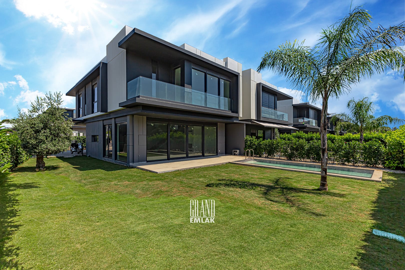 ADRES LARA LÜKS VİLLA (1)