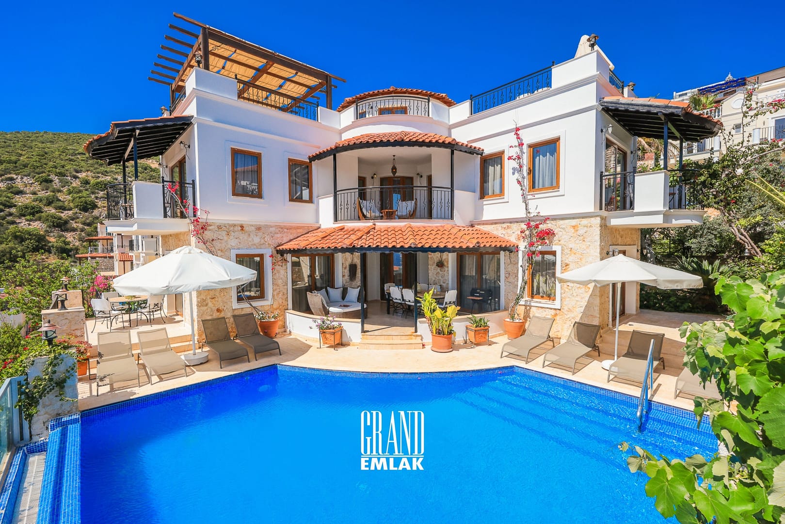 Kaş, Kalkan’da Panoramik Deniz Manzaralı Satılık Ultra Lüks 5+1 Villa (1)