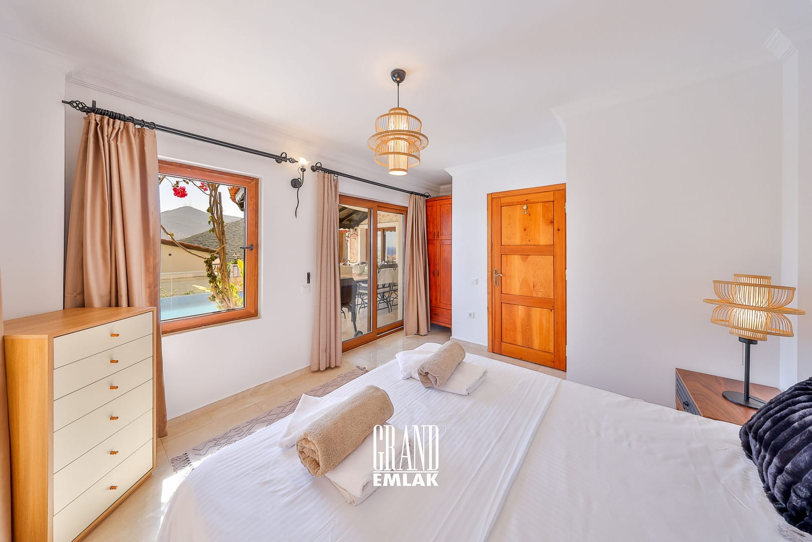Kaş, Kalkan’da Panoramik Deniz Manzaralı Satılık Ultra Lüks 5+1 Villa (28)