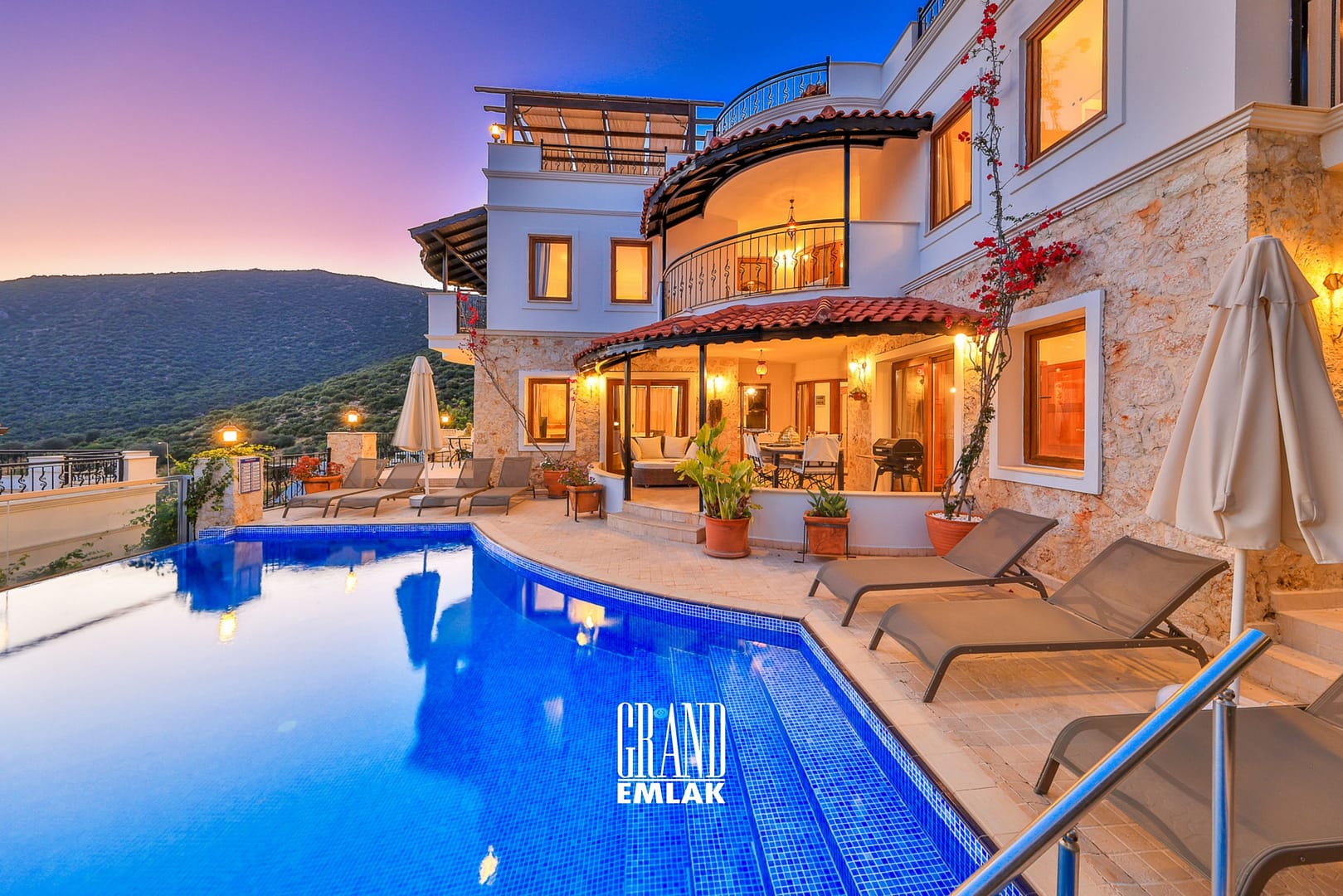 Kaş, Kalkan’da Panoramik Deniz Manzaralı Satılık Ultra Lüks 5+1 Villa (39)