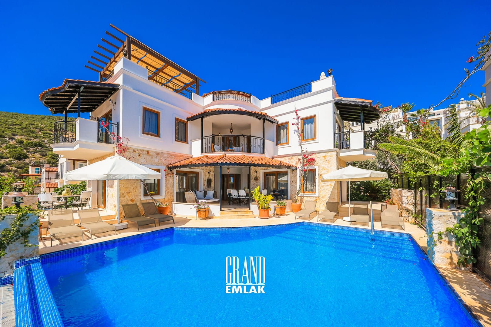 Kaş, Kalkan’da Panoramik Deniz Manzaralı Satılık Ultra Lüks 5+1 Villa (4)