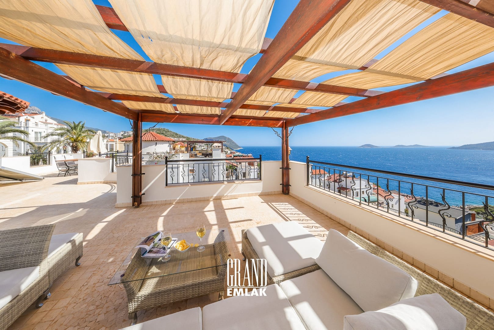 Kaş, Kalkan’da Panoramik Deniz Manzaralı Satılık Ultra Lüks 5+1 Villa (60)