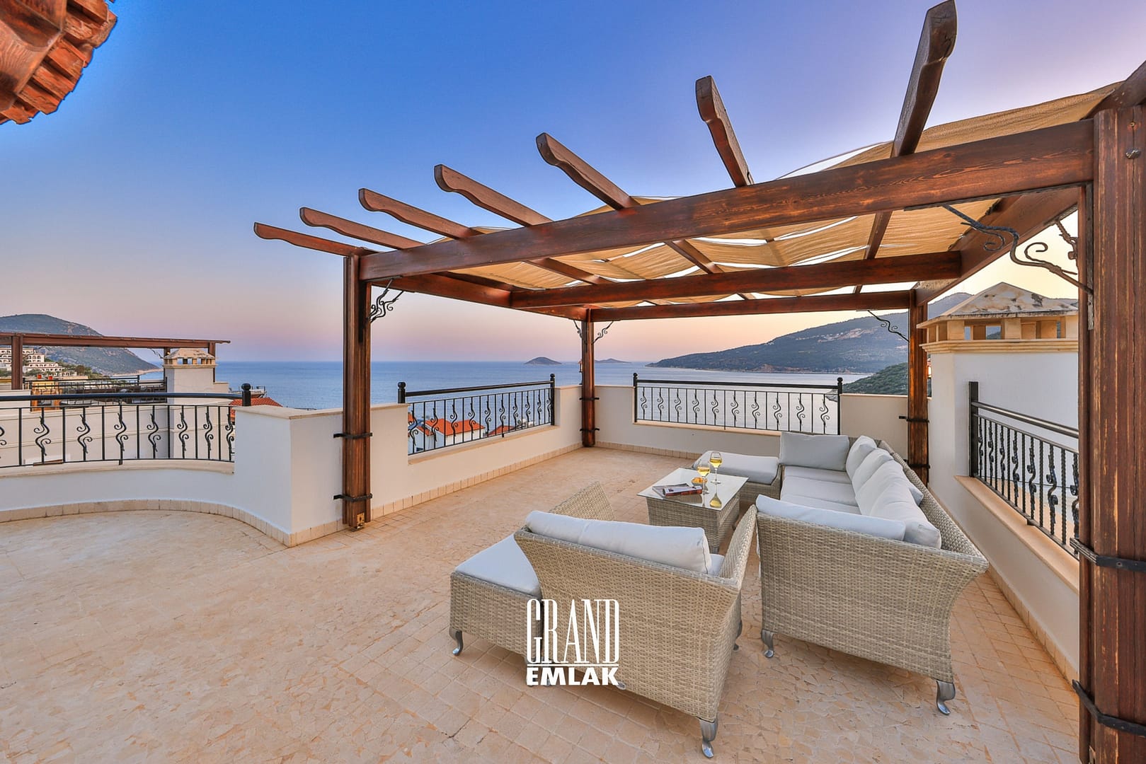 Kaş, Kalkan’da Panoramik Deniz Manzaralı Satılık Ultra Lüks 5+1 Villa (62)