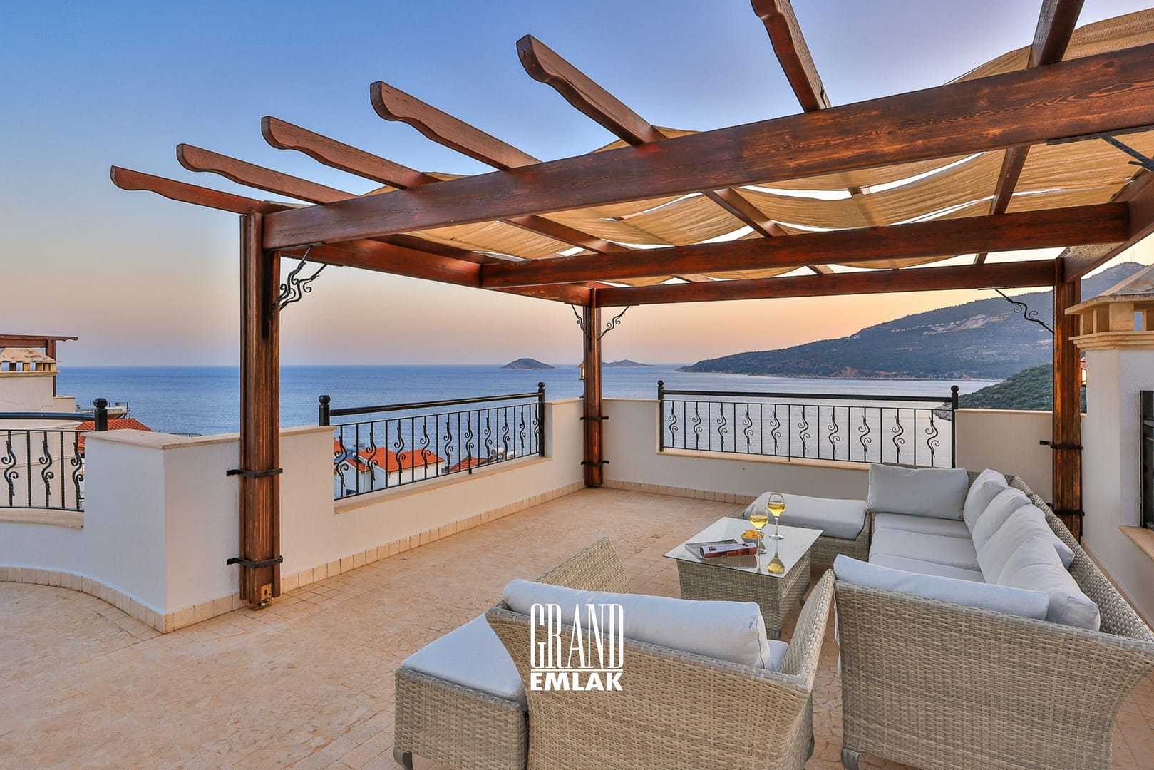 Kaş, Kalkan’da Panoramik Deniz Manzaralı Satılık Ultra Lüks 5+1 Villa (63)