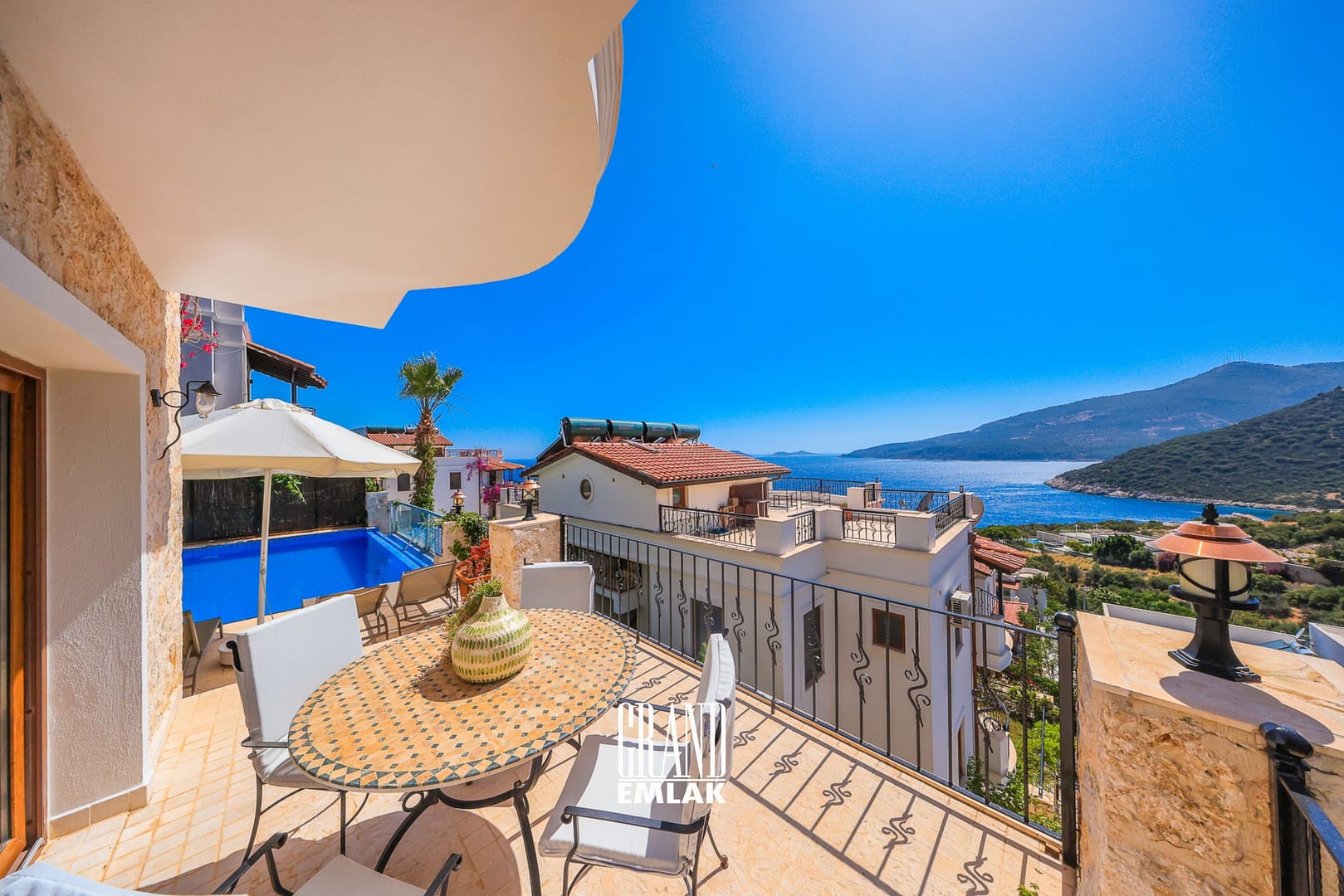 Kaş, Kalkan’da Panoramik Deniz Manzaralı Satılık Ultra Lüks 5+1 Villa (9)