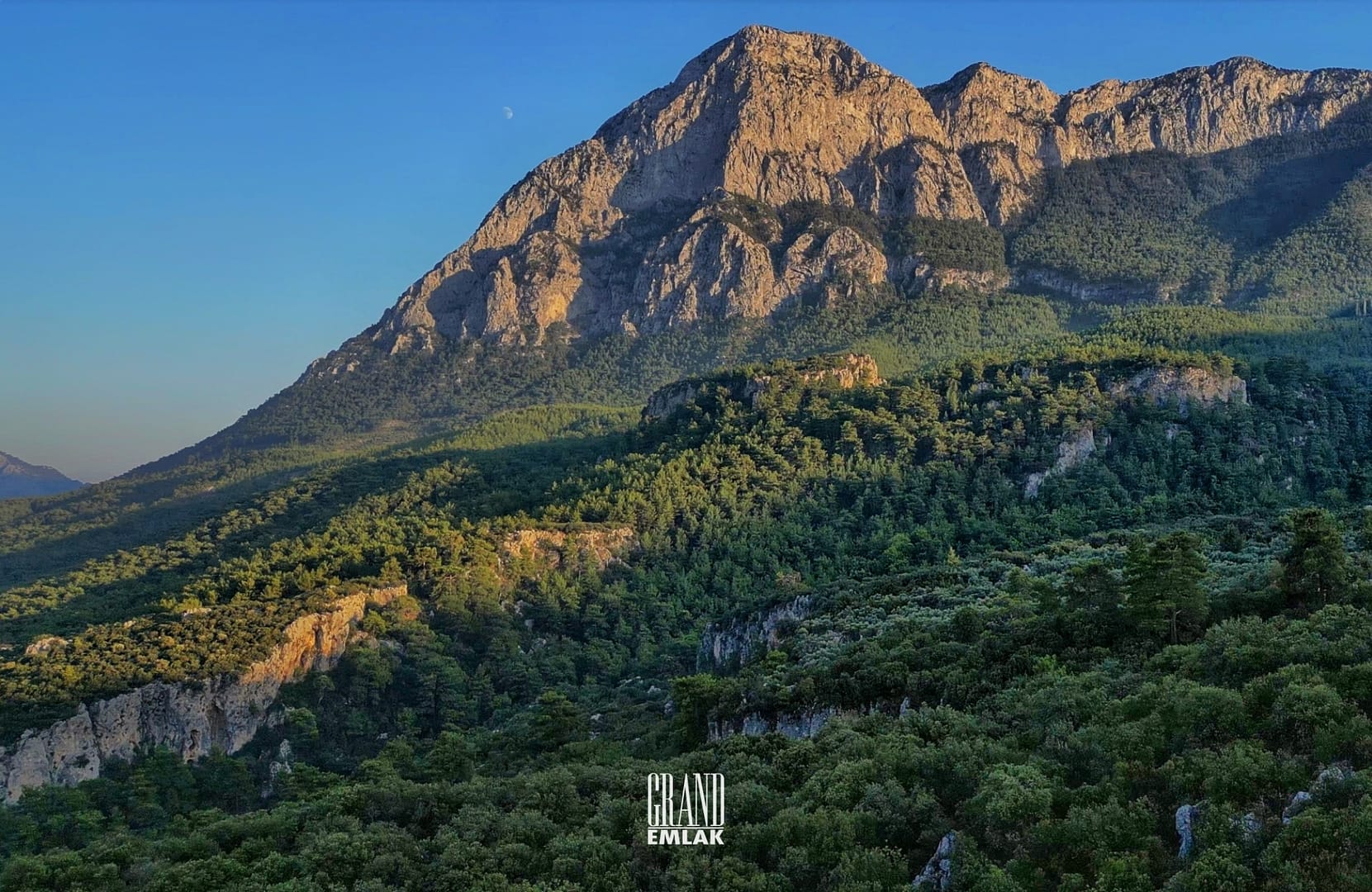 satılık villa ve 9,4 dönüm arazi logolu (13)
