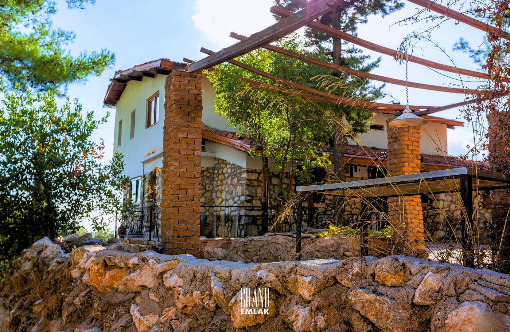 satılık villa ve 9,4 dönüm arazi logolu (4)