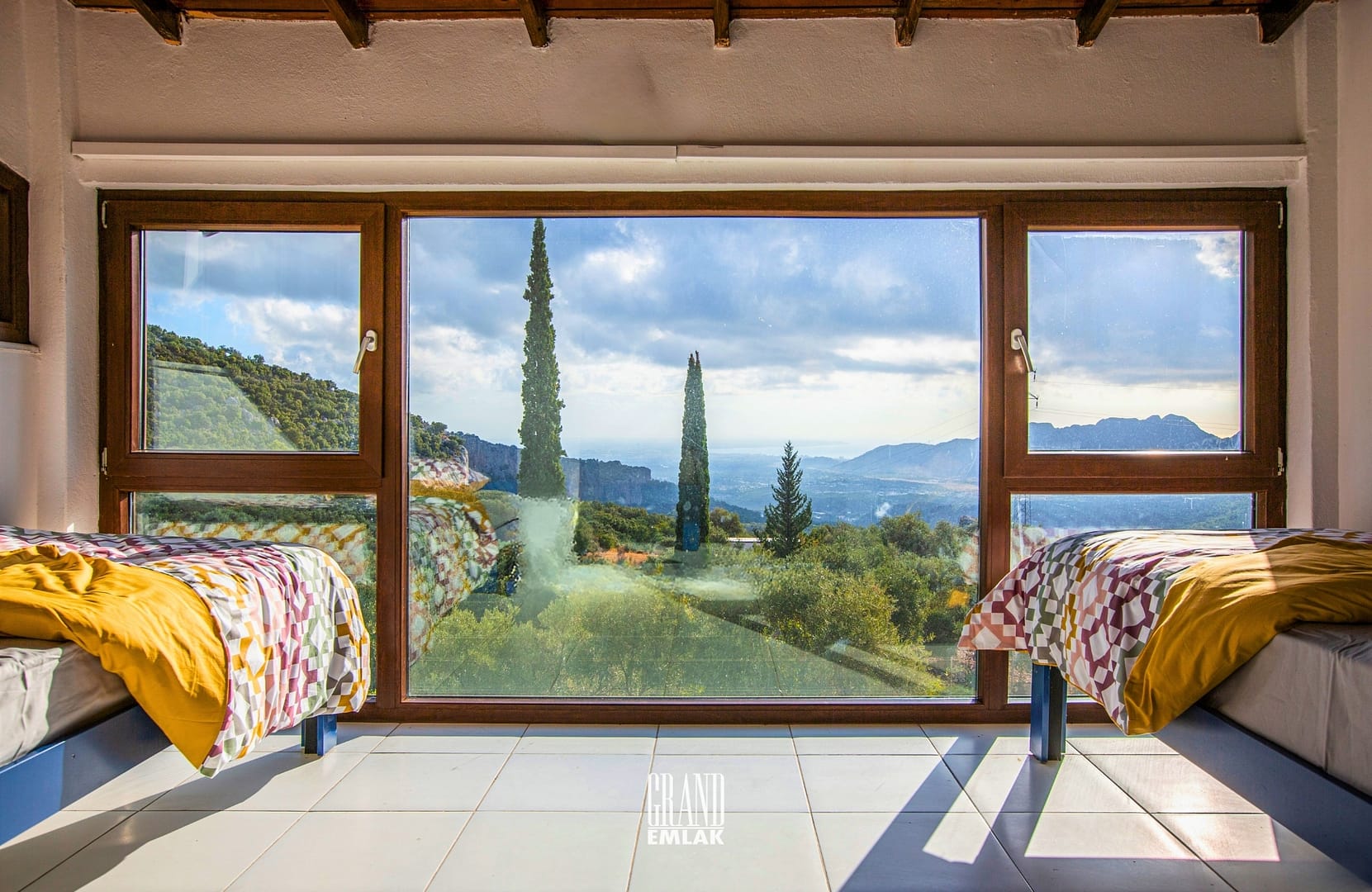 satılık villa ve 9,4 dönüm arazi logolu (5)