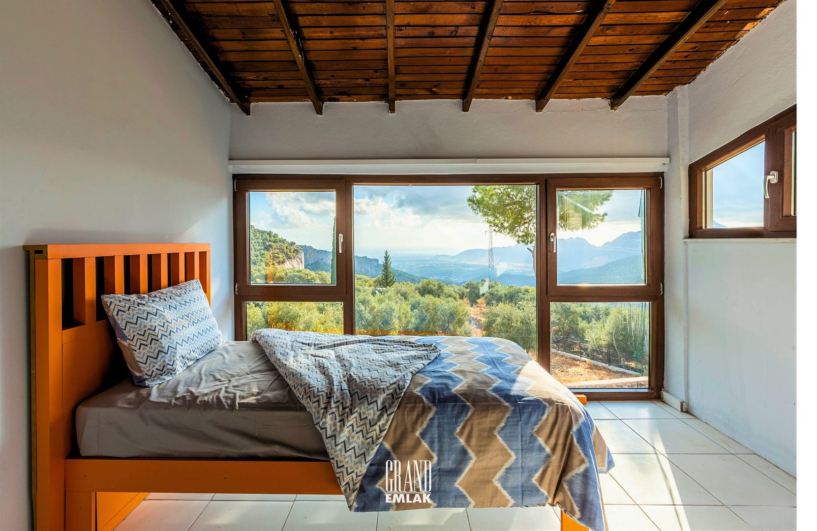 satılık villa ve 9,4 dönüm arazi logolu (6)