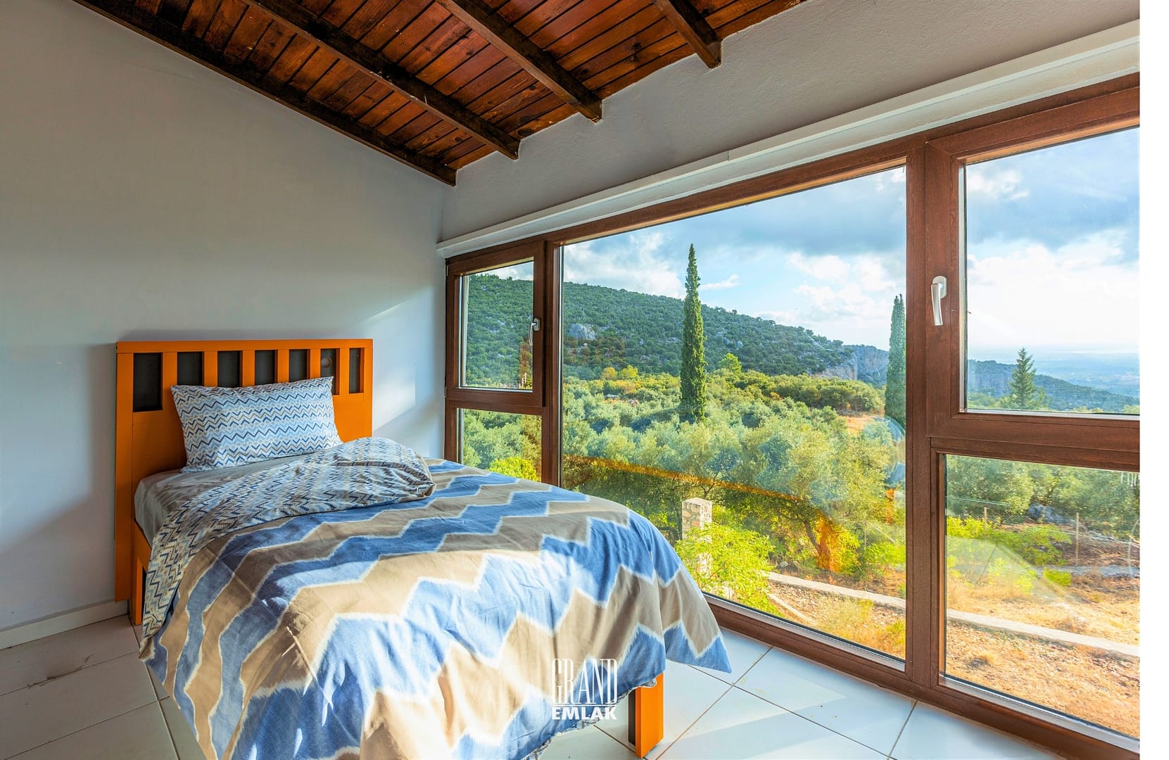 satılık villa ve 9,4 dönüm arazi logolu (7)