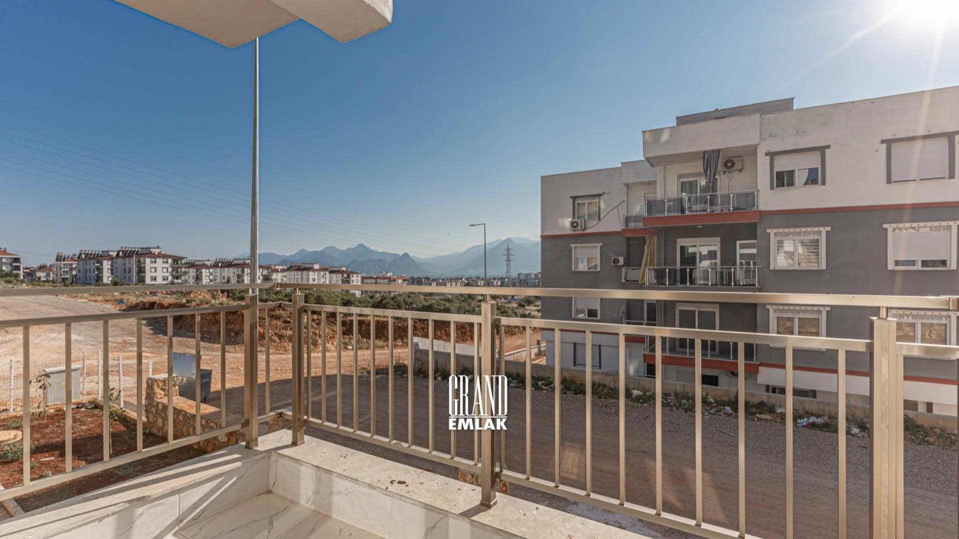 GÖÇERLER SATILIK DAİRE (7)