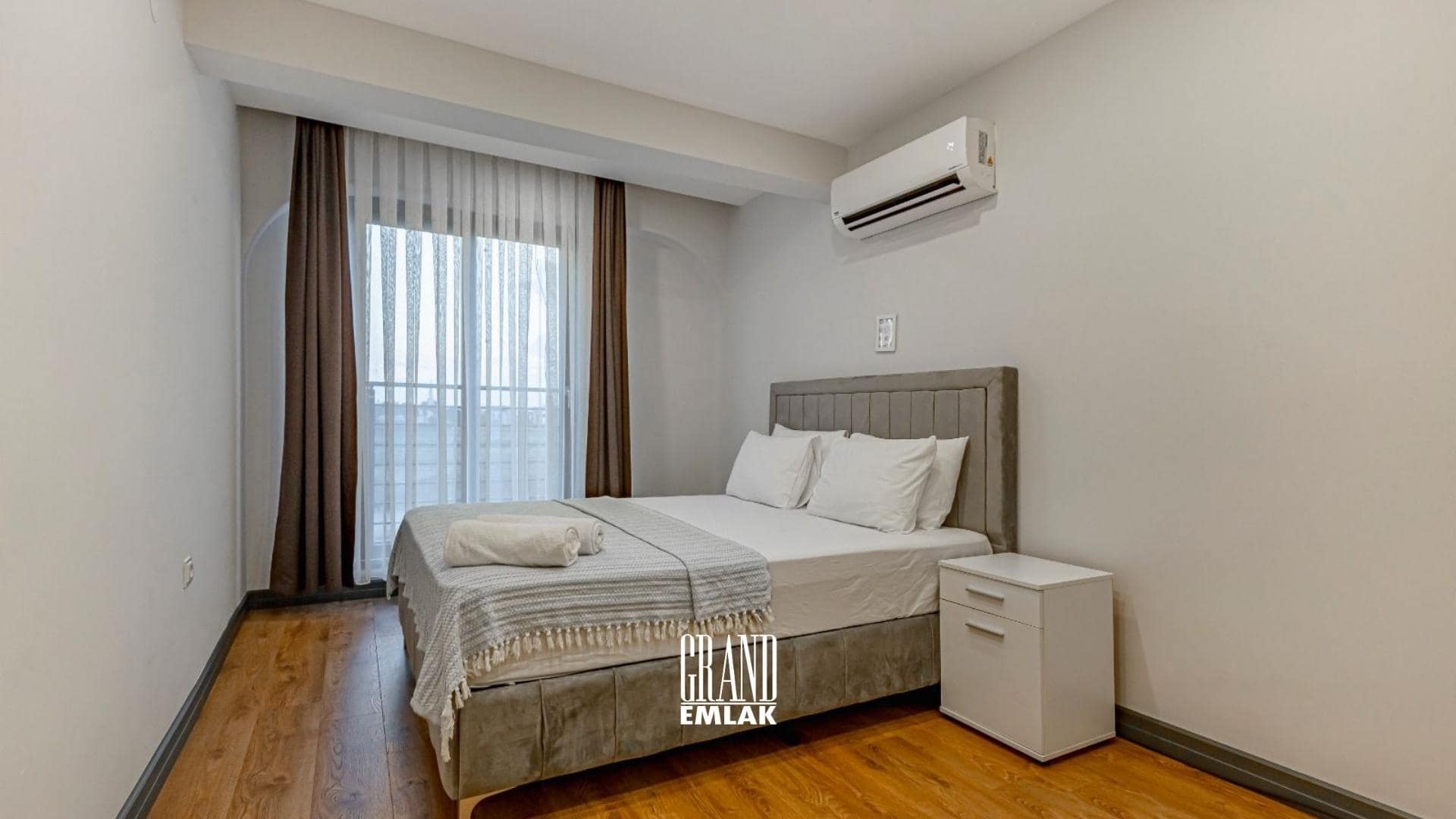 Antalya Kadriye’de, Müstakil Havuzlu Eşyalı 5+1 Satılık Villa (10)